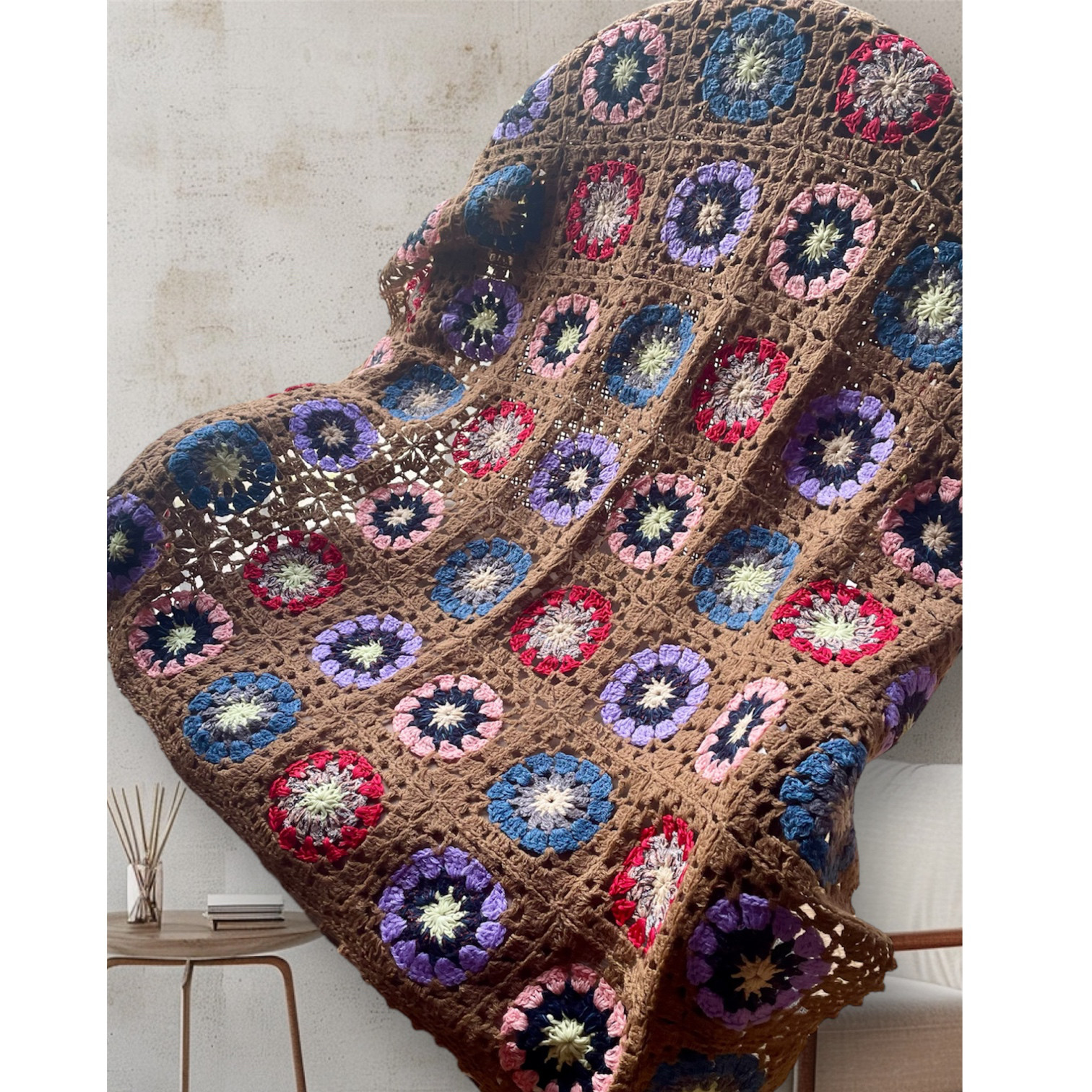 【送料無料】ブラウン　お花　モチーフ編み　ブランケット　ひざ掛け　薄手　編み物　鍵あみ　ギフト