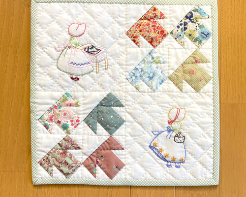 スーちゃんのタペストリー Amazon | AKEMI SHIBATA [柴田明美のパッチワークキット