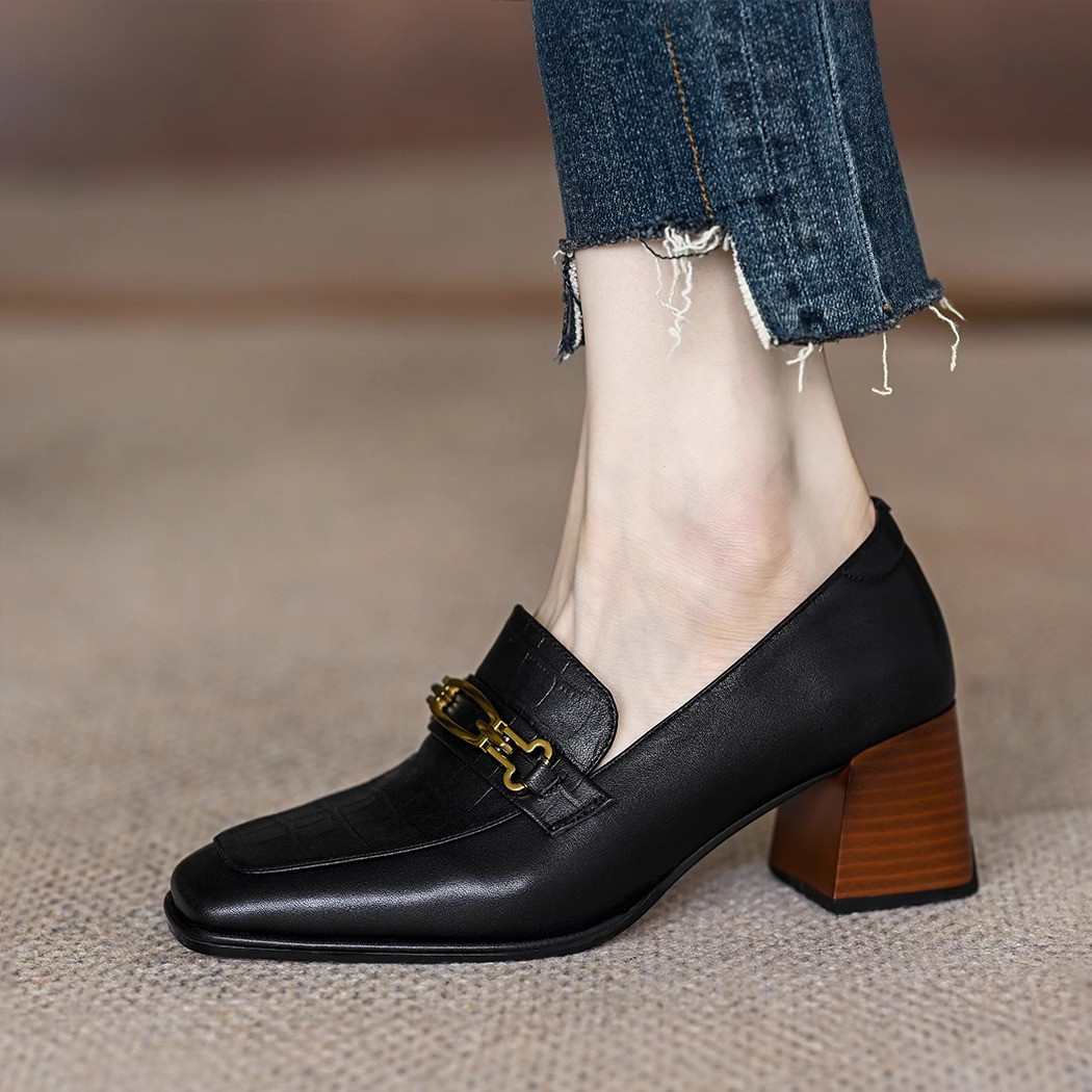 本革レザーでどんな服にも合わせやすい上質なデザイン ローファー シューズ インヒール 軽い 2E 同窓会 結婚式 二次会