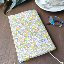 リバティ生地　ハンドメイド　ブックカバー・トレイ・お守り袋等 リバティ ブックカバー のおすすめ人気通販｜Creema(クリーマ