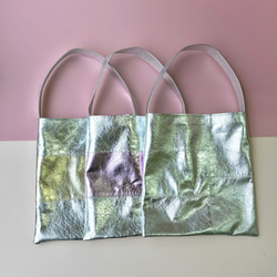 【新作】うすくて軽いワンハンドルバッグ　メタリックレザー 18枚目の画像