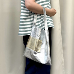 【新作】うすくて軽いワンハンドルバッグ　メタリックレザー 5枚目の画像