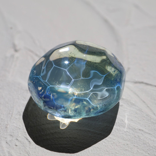 八彩のしずく ～ 八角形のリラックスガラス玉（波紋・水面模様