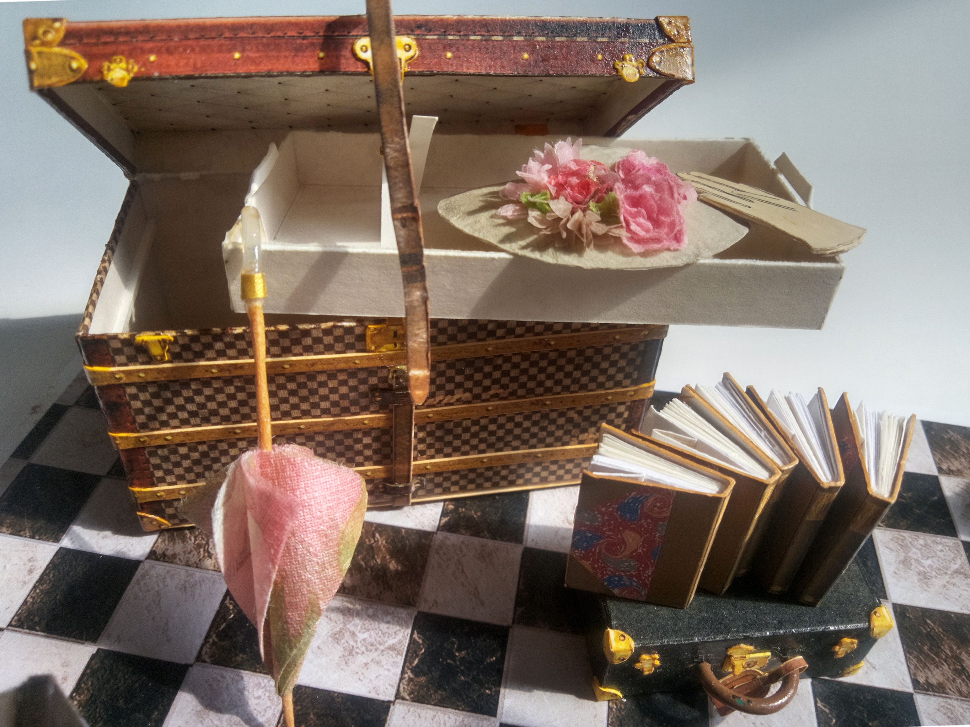 ガレット製作ミニチュアペーパークラフト　アンティーク フランス高級ブランド スティーマー・トランク＋小型トランク１≒１２