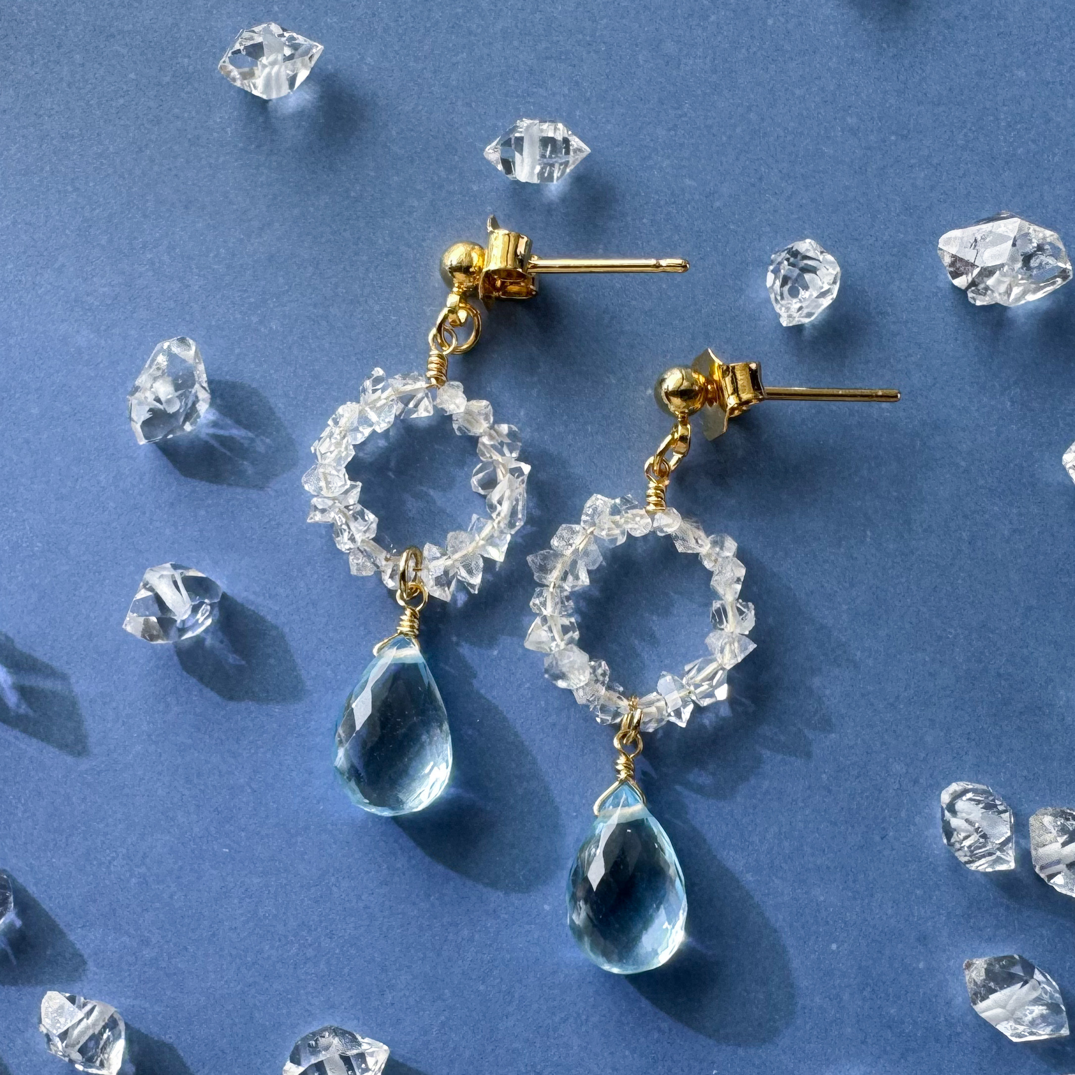 雨のしずくのピアス　イヤリングに変更可　金属アレルギー対応　サージカルステンレス