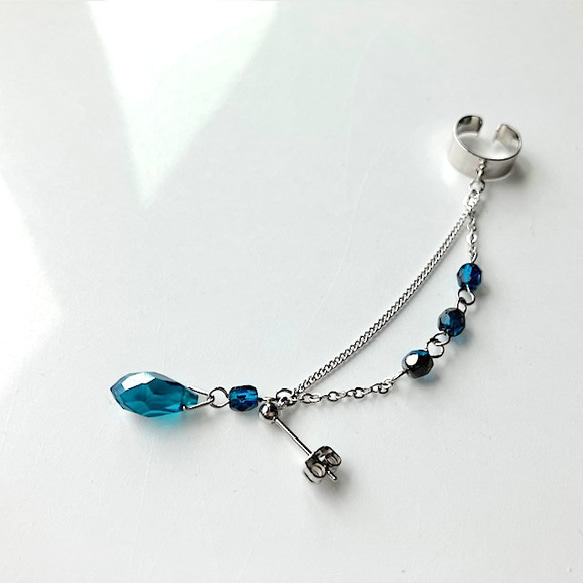 【左右両用】多面カット　透明な雫のイヤーカフ　ピアスタイプ　夏　銀色　涼しげ　イヤリング変更可能 5枚目の画像