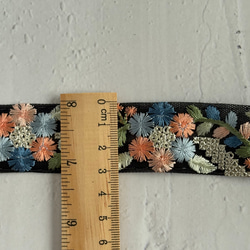 インド刺繍リボン 約3cm幅×50cm  チュール素材 ブルー　ブラック　青　黒 2枚目の画像