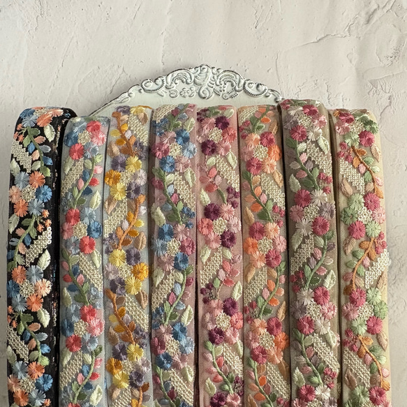 インド刺繍リボン 約3cm幅×50cm  チュール素材 ブルー　ブラック　青　黒 3枚目の画像