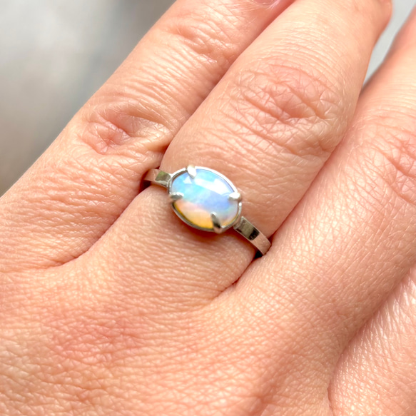 1.3ct セミクリスタルオパール シルバーリング 3枚目の画像