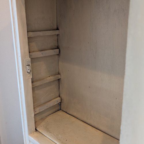 クリーム色のウッドキャビネット フランスアンティーク カントリー