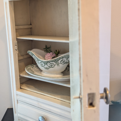 クリーム色のウッドキャビネット フランスアンティーク カントリー シャビー クリーム色のウッドキャビネット フランスアンティーク カントリー