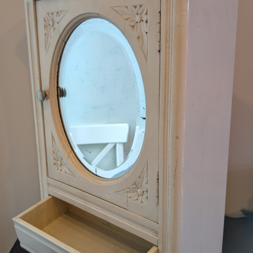 クリーム色のウッドキャビネット フランスアンティーク カントリー