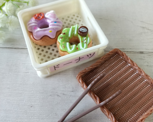 ミニフードコンテナ付ミニチュア #1123 ドーナツMIX トレイ