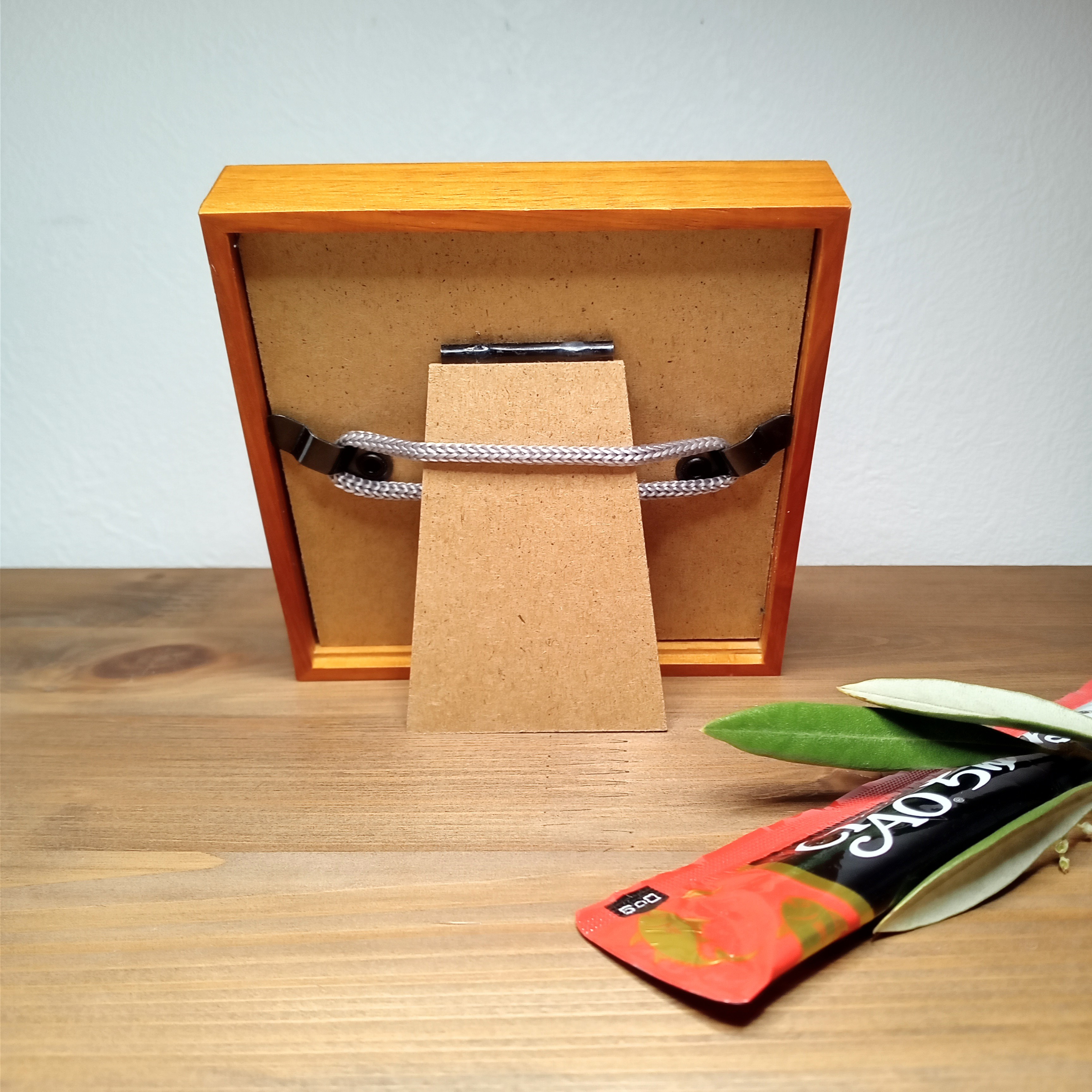 【ほっこり♡猫の見える窓】クリーム系茶トラ猫ver.【羊毛フェルト】【猫】【フレーム】