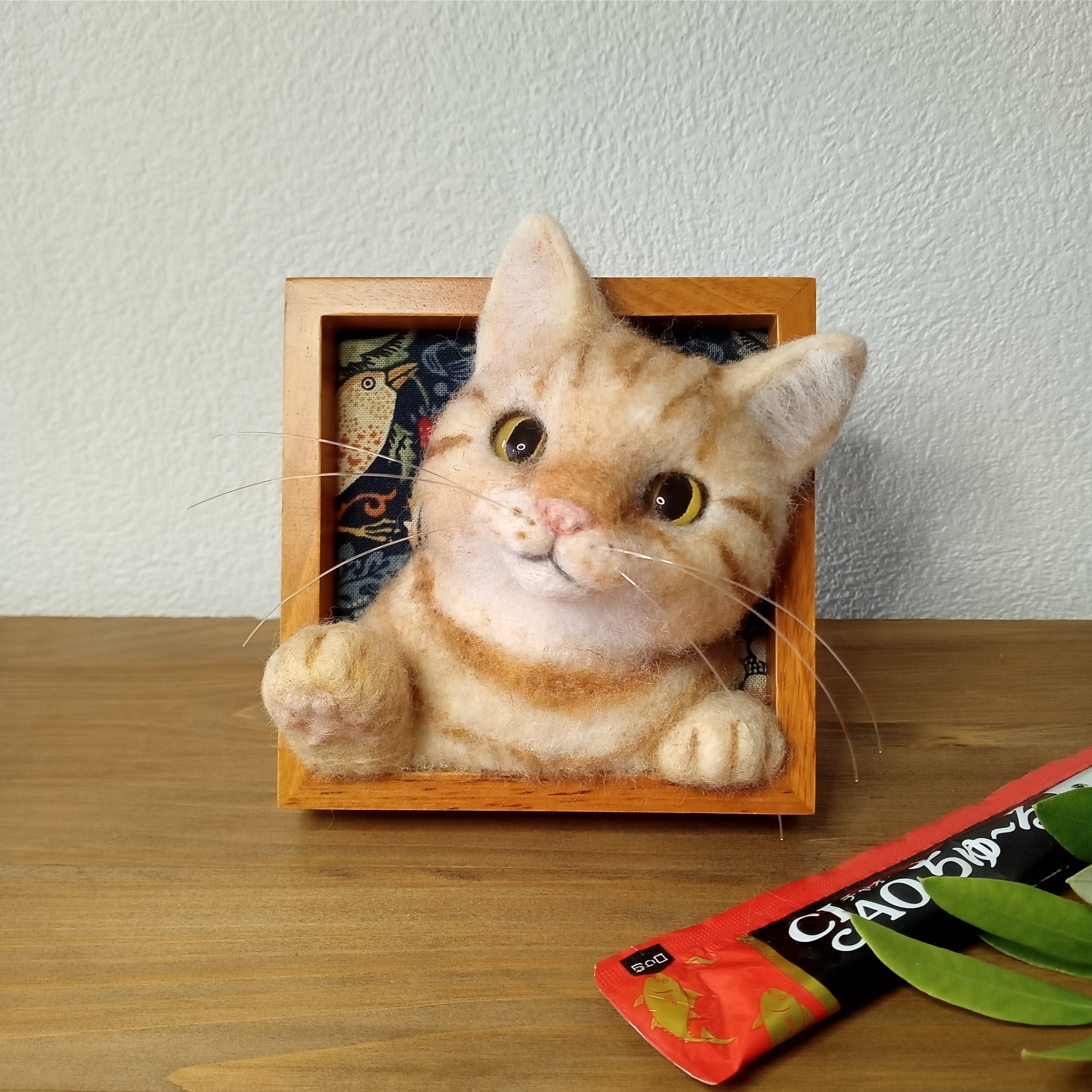 【ほっこり♡猫の見える窓】クリーム系茶トラ猫ver.【羊毛フェルト】【猫】【フレーム】