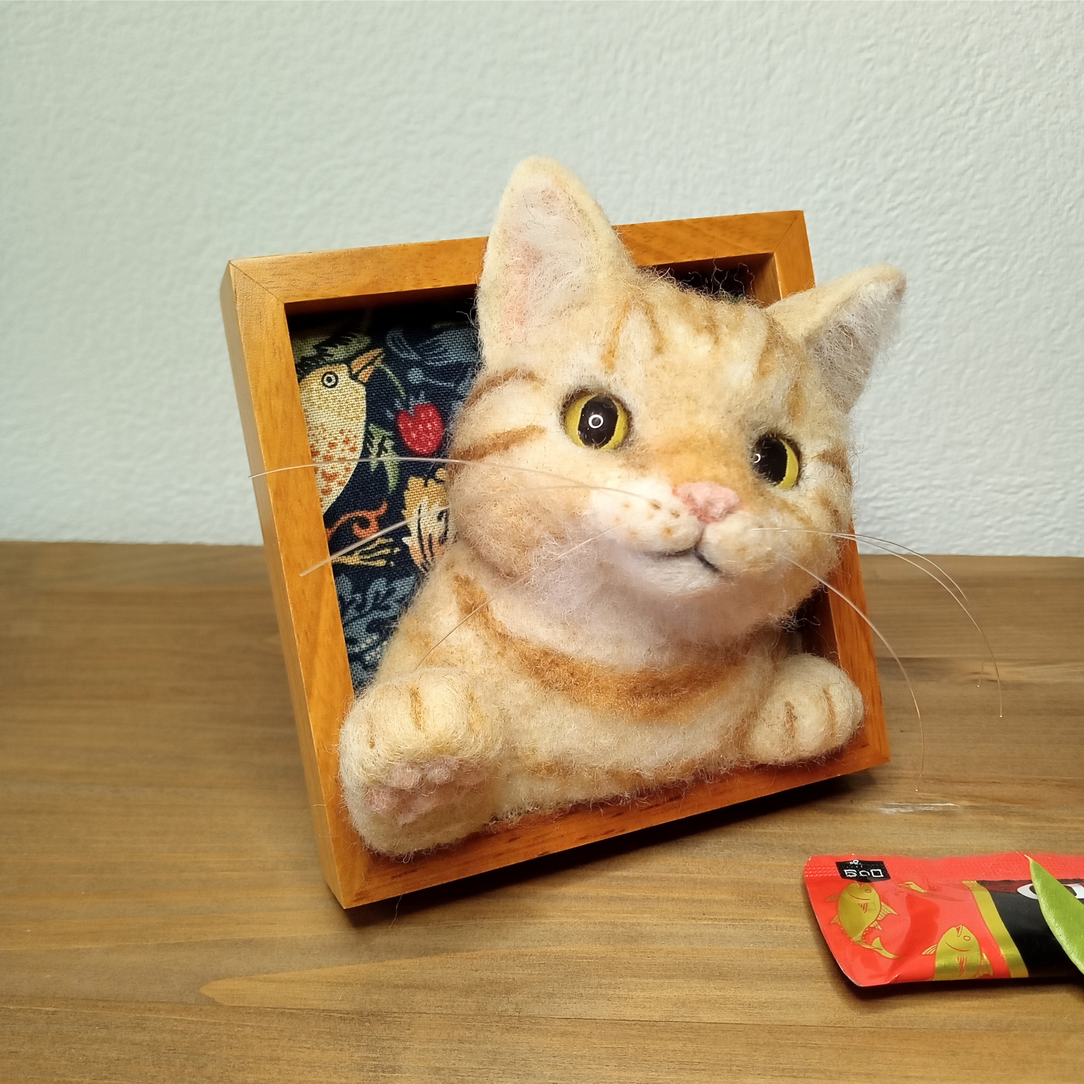 【ほっこり♡猫の見える窓】クリーム系茶トラ猫ver.【羊毛フェルト】【猫】【フレーム】