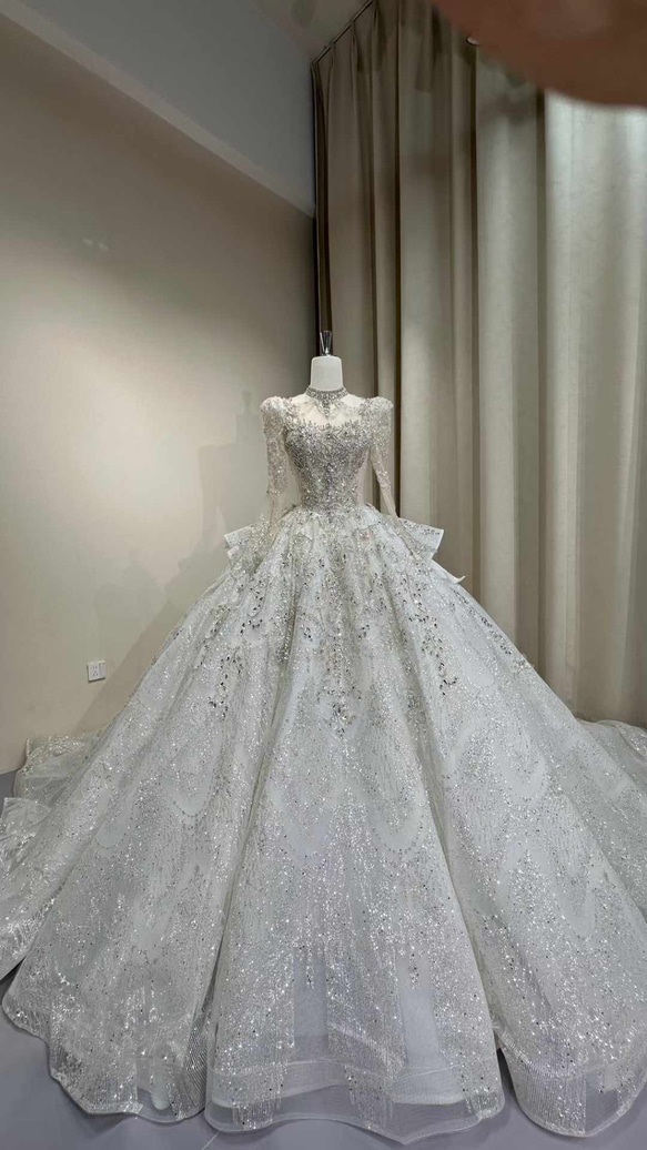 お買い得！韓国スタイル キラキラ 長袖 冬婚 ロング丈