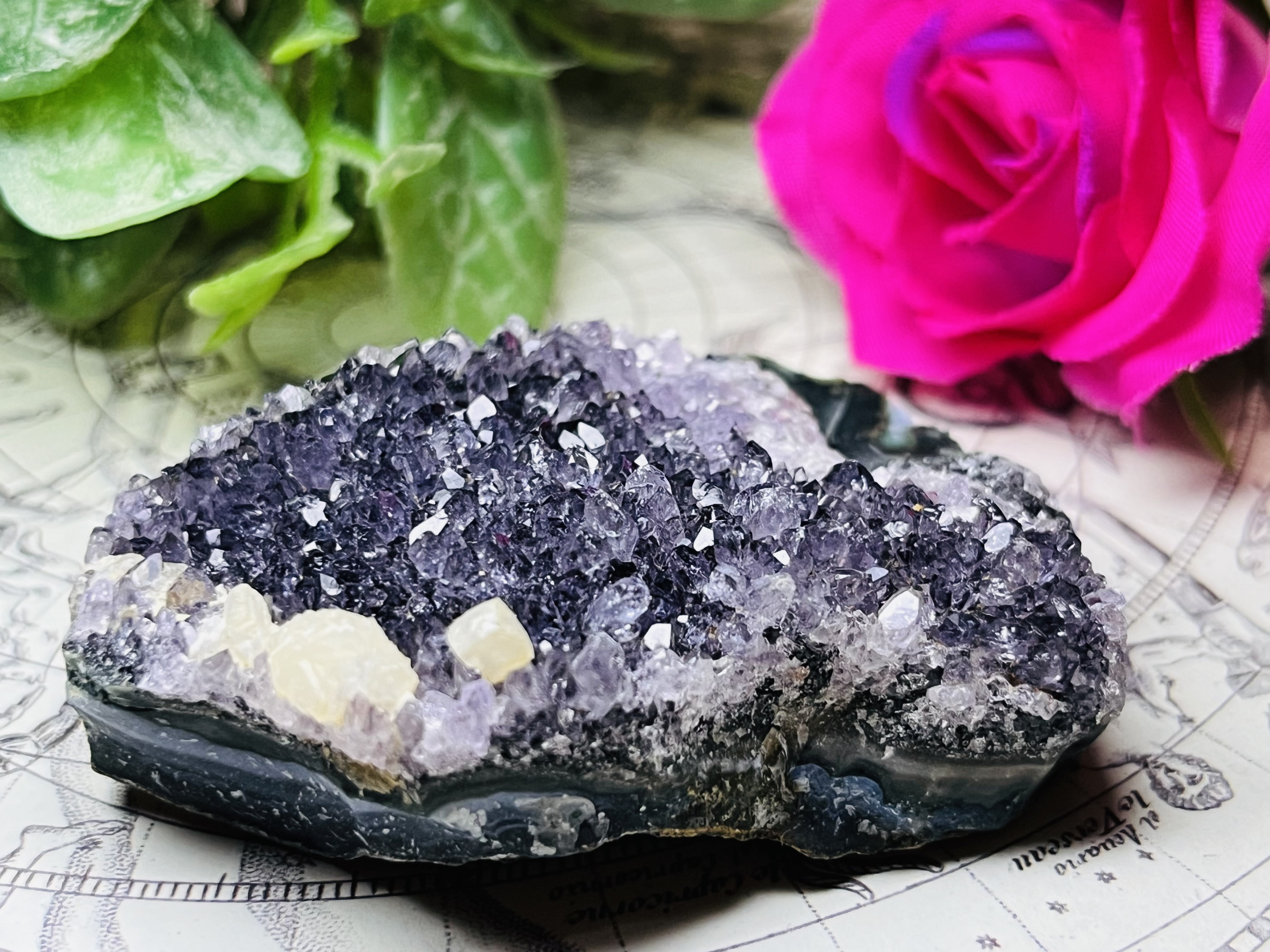 カルサイト共生　ギャラクシー　ブラックアメジスト クラスター 原石 ラフストーン