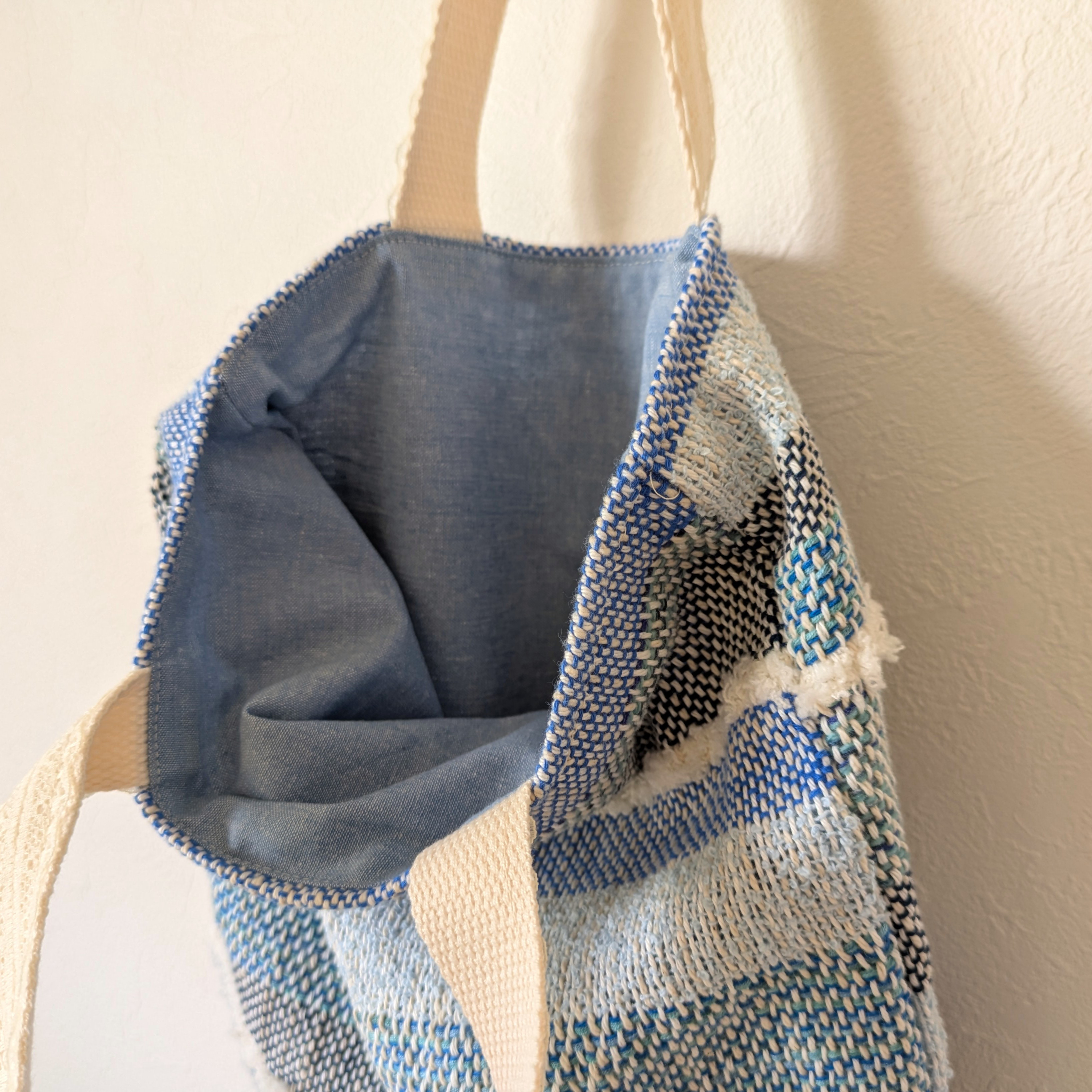 手織り布のバッグ    さわやかブルー系　夏　ランチタイムに持っていきたい　一点もの