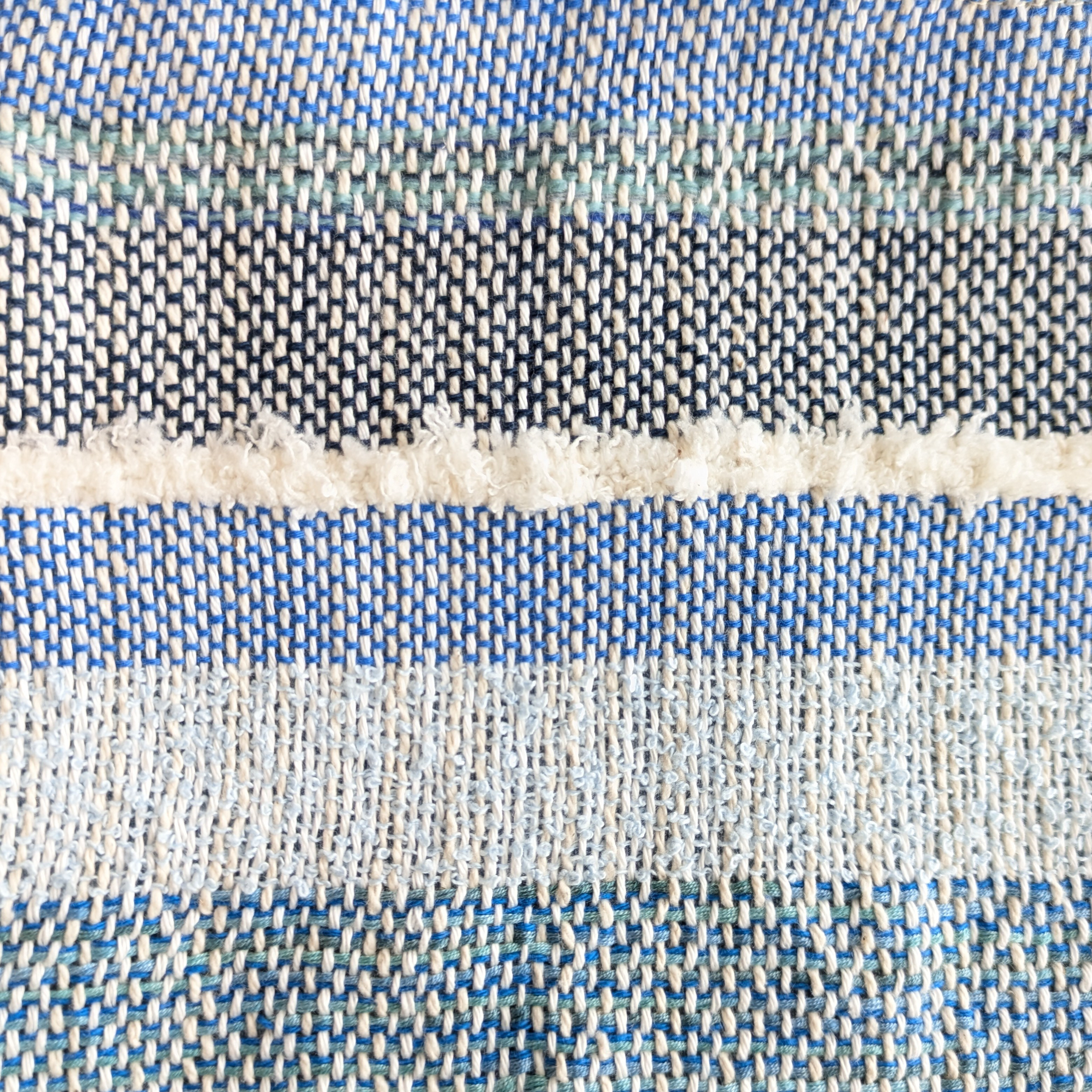 手織り布のバッグ    さわやかブルー系　夏　ランチタイムに持っていきたい　一点もの