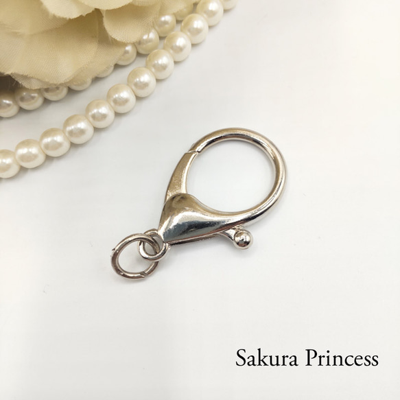 キラキラリールキーホルダー☆大粒ビジュー&パール 3枚目の画像