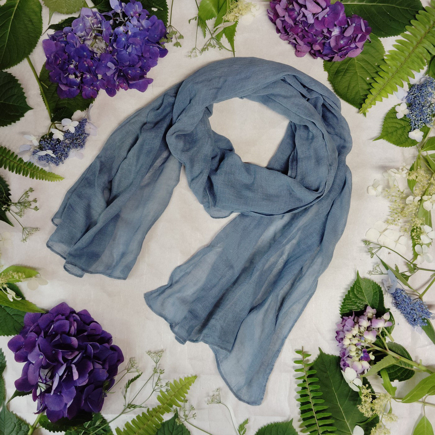 屋久島の山の空色-本藍染めガーゼコットンストール（琉球藍の天然灰汁発酵建て）