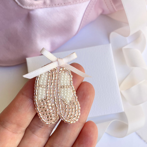 バレエ トゥシューズ ビーズ刺繍ブローチ / ヘアゴム 受注生産