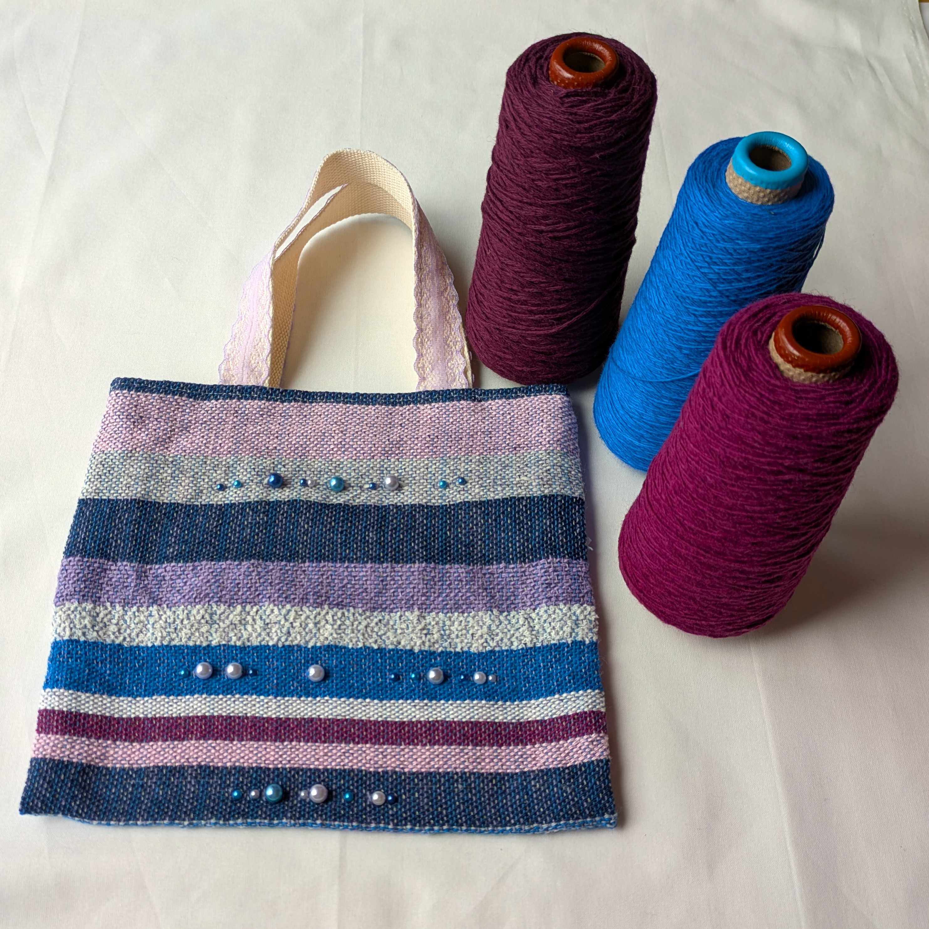 手織り布のバッグ    パールがかわいいいパープル系　ミニサイズ