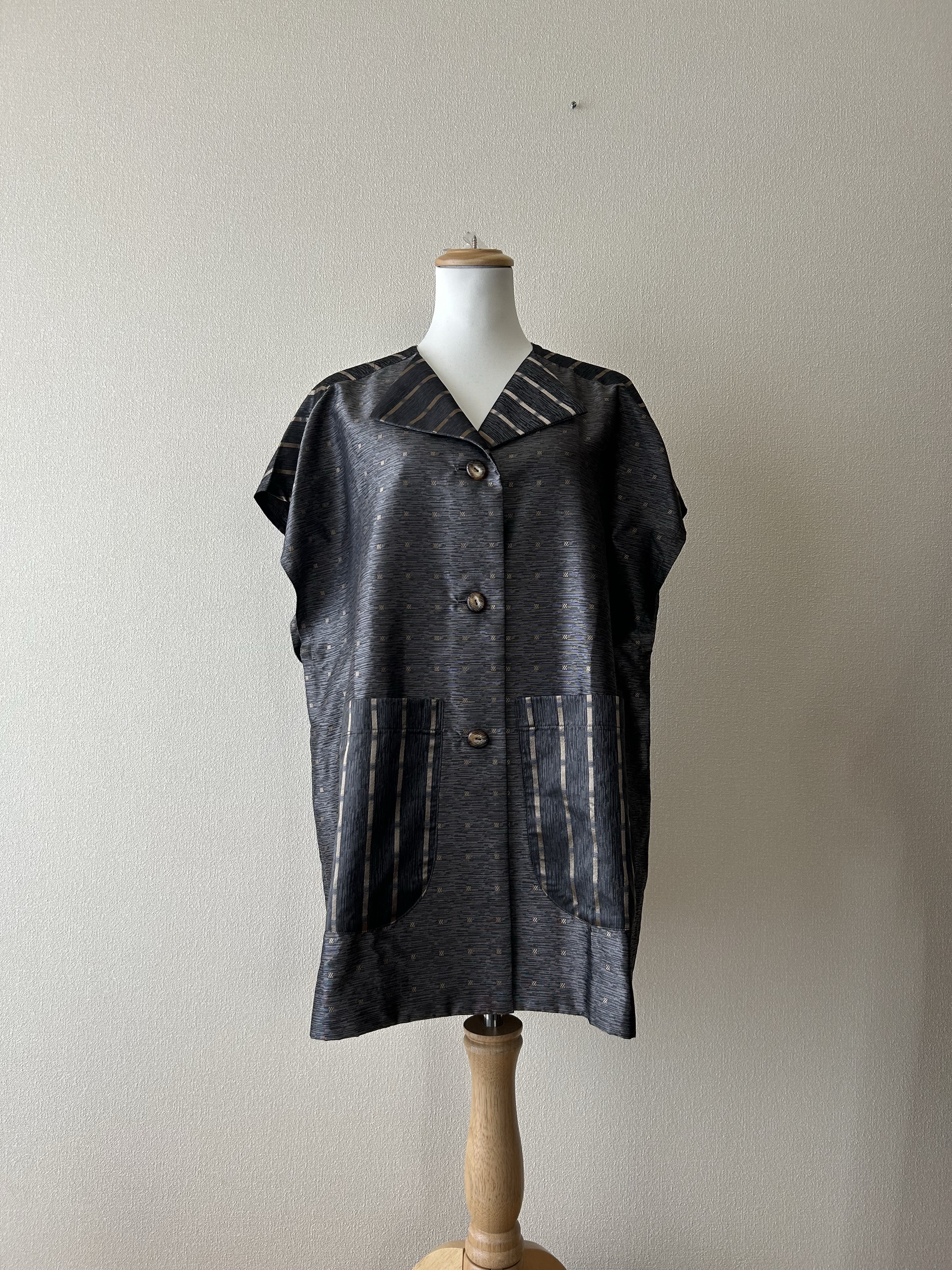 イタリー製シルク素材のベスト　グレー