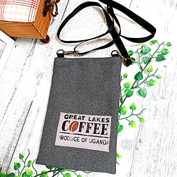 大きめ スマホショルダー ポシェット デニム調＆コーヒー袋風 2枚目の画像