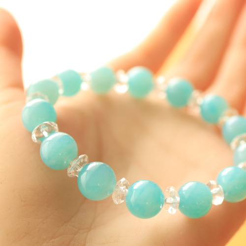 ☆プレミアムブレス☆…☆アイスアマゾナイト：10ミリ＆水晶☆…☆天然石