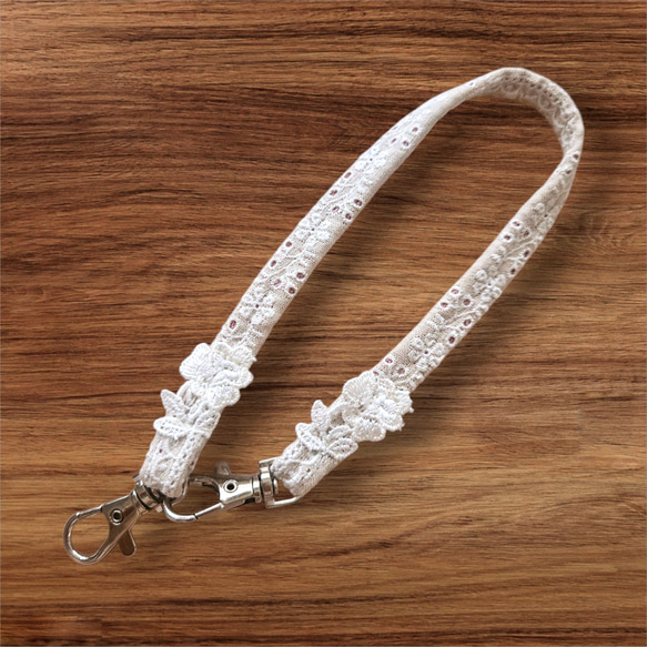 マルチストラップ＊コットンリネン刺繍バラモチーフ綿麻/鍵ホルダーやペット飛び出し防止リード紐に 1枚目の画像