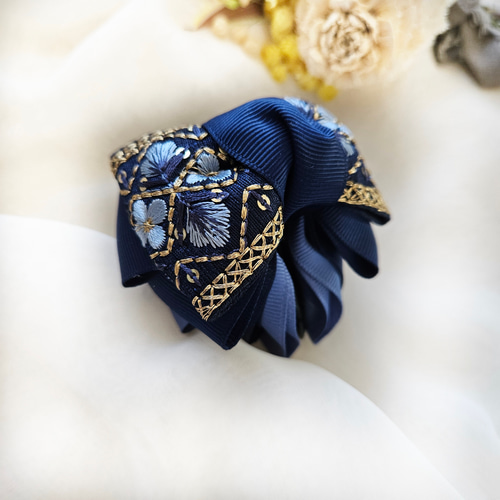 大人可愛いリボン半月アーチバナナクリップ☆インド刺繍リボン