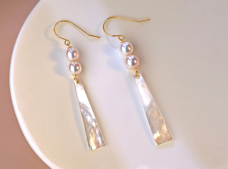 【La Corser】天然日本産5.5-6mmアコヤ海水真珠ピアス ロングデザイン マザーオブパール装飾 天上級 超高光 18K