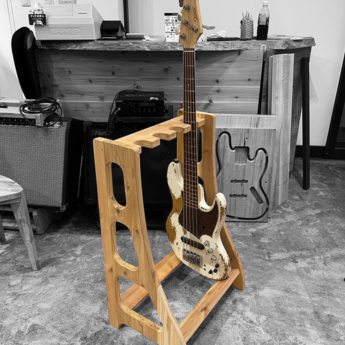 Fenderからミッドセンチュリーモダンなギタースタンドが発売! Fender