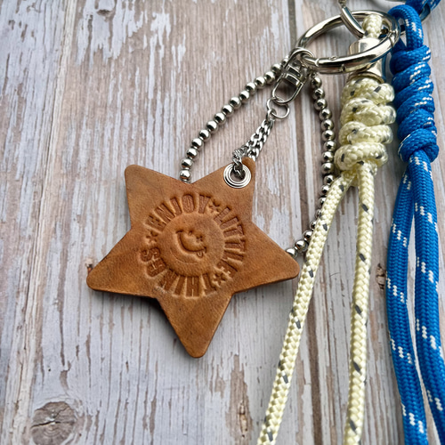 星のレザー パラコードバッグチャーム じゃらじゃらバッグ