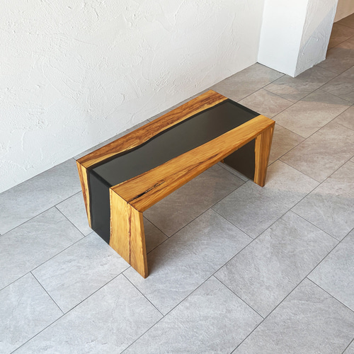 杉の木製サイドテーブル