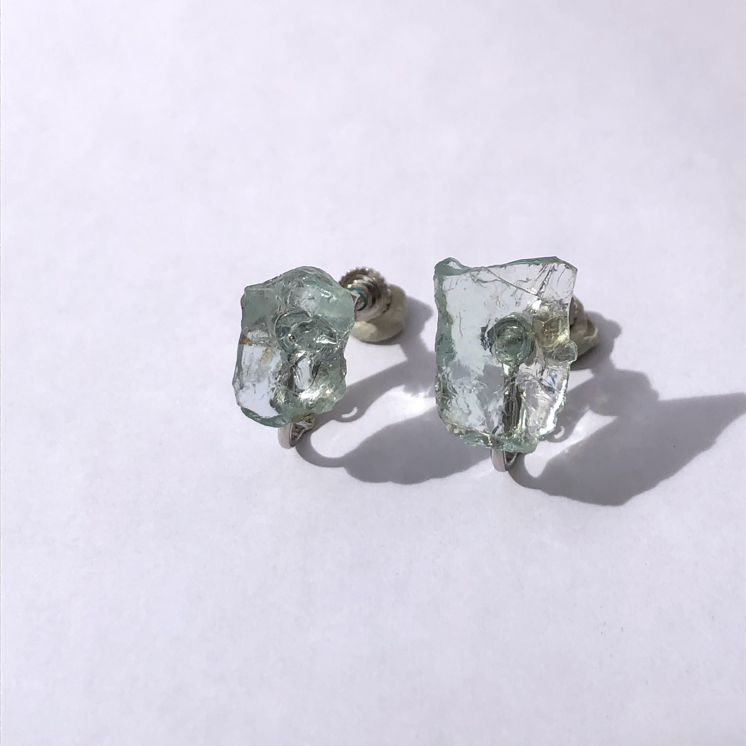 【一点もの】 アクアマリン 原石 イヤリング 鉱物 天然石 ハンドメイド アクセサリー (No.2741)