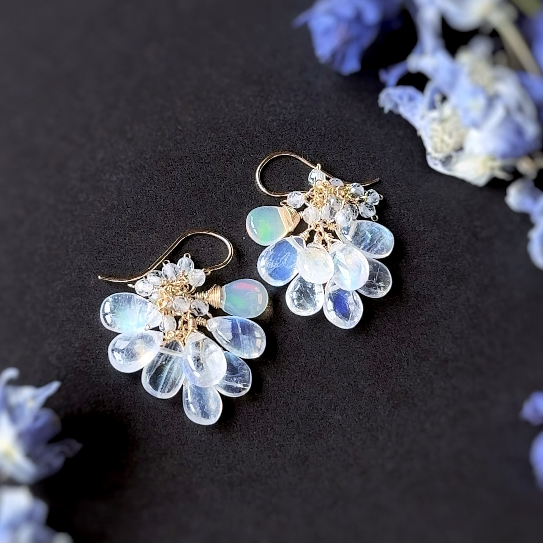 希少石／高品質ロイヤルブルームーンストーンとオパールのブーケピアス◇14kgf