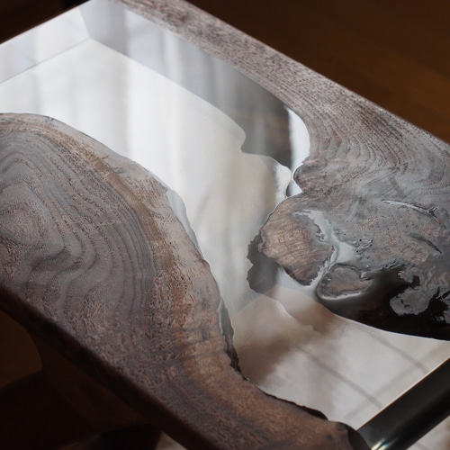 クラロウォルナットとレジンのサイドテーブル サイドテーブル geppetto