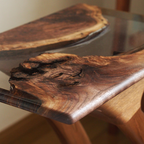 クラロウォルナットとレジンのサイドテーブル サイドテーブル geppetto