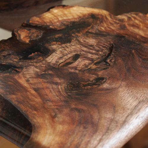 クラロウォルナットとレジンのサイドテーブル サイドテーブル geppetto