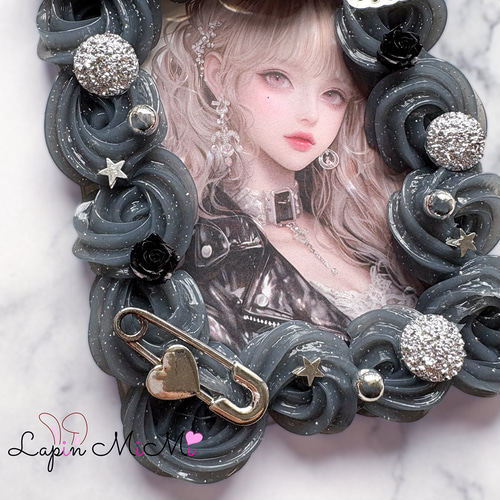 ネックレス&ヘアピン&トレカケース 受注製作】黒 ラメ クリア ホイップデコ 硬質トレカケース B8 シルバー