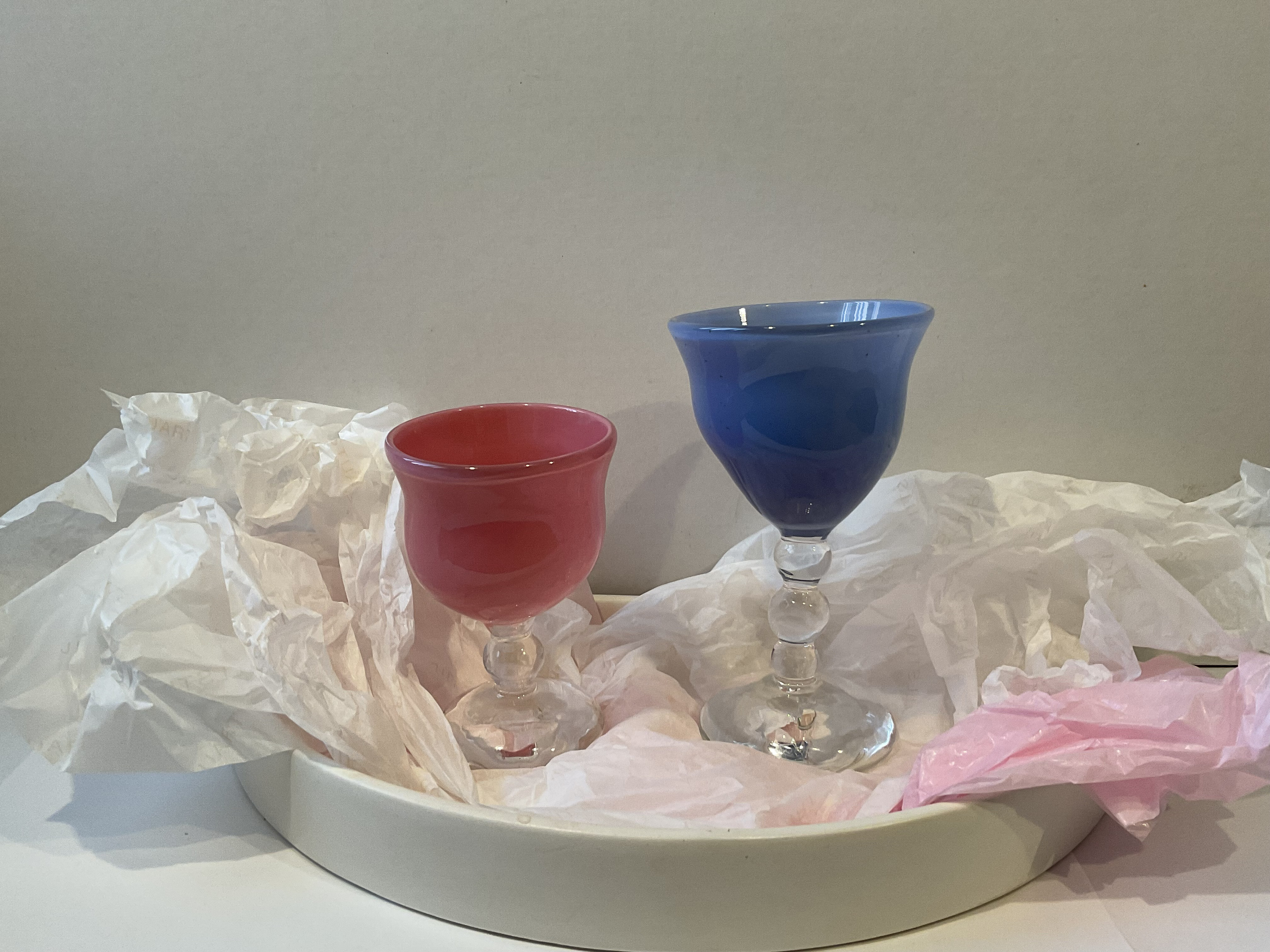 ピンクのガラスワイングラス 2個セット 楽天市場】赤ワイングラス ピンク 2個セット 210cc 白ワイングラス