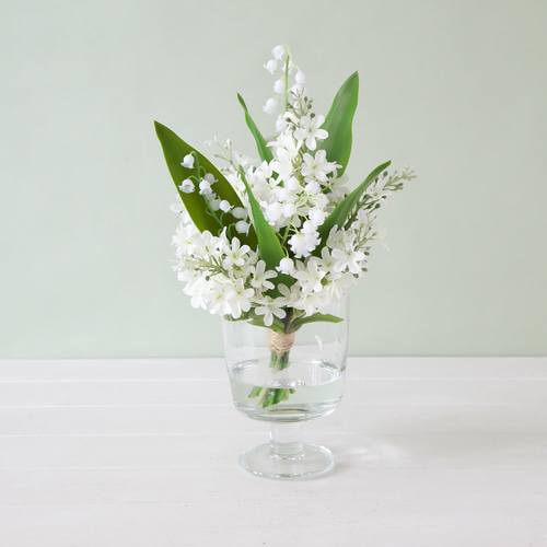 すずらんとライラックのゴブレットウォーターアレンジ【受注制作