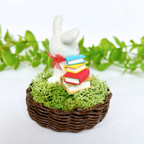 本好きうさぎのお昼寝 羊毛フェルト置物 羊毛フェルト Aki Ako 通販