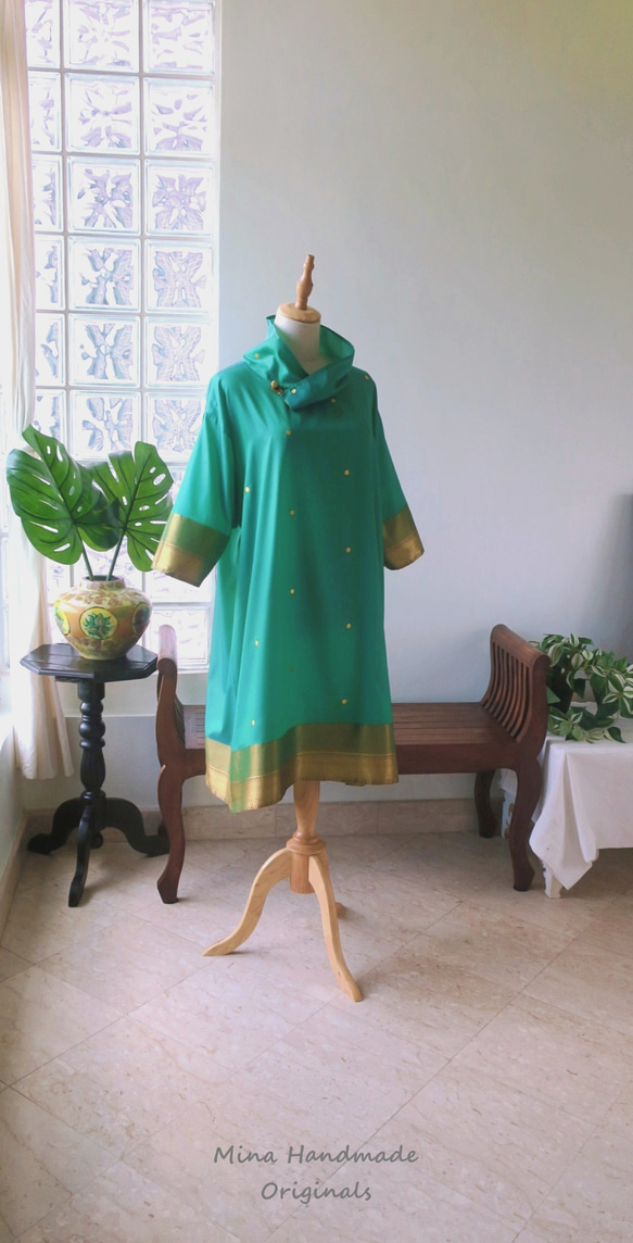 【インド/サリー】訳ありでお得！・えりが素敵なチュニック・シンガポールから送料無料 1枚目の画像