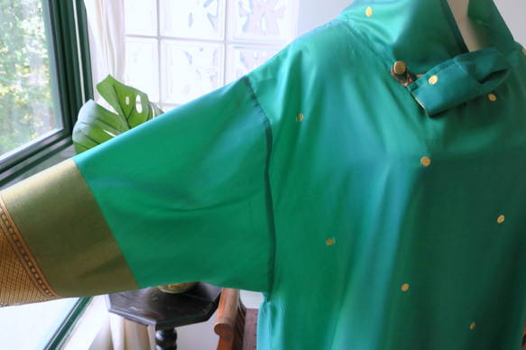 【インド/サリー】訳ありでお得！・えりが素敵なチュニック・シンガポールから送料無料 9枚目の画像