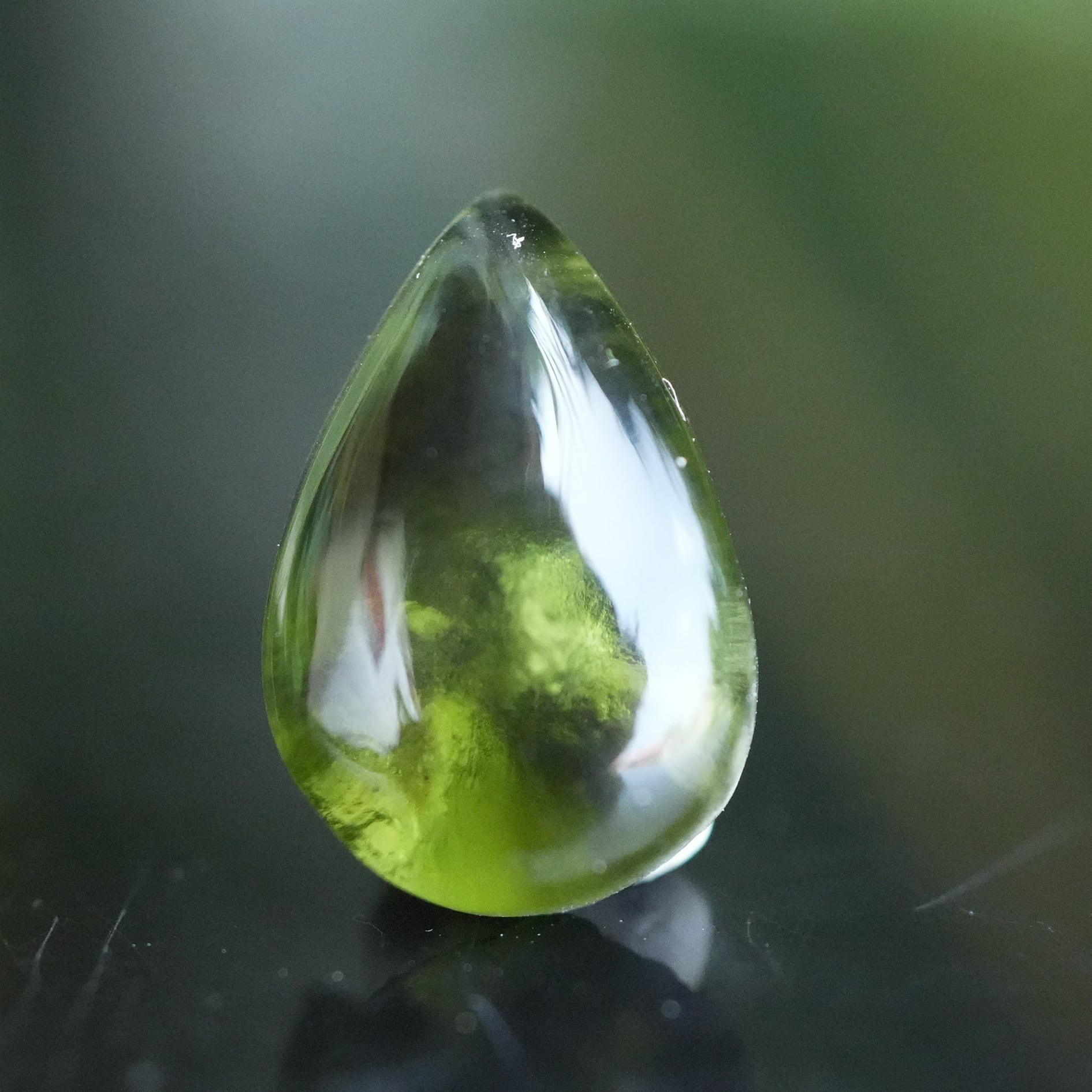 レア★美しきカット 隕石★ドロップ型 モルダバイト　 s1475