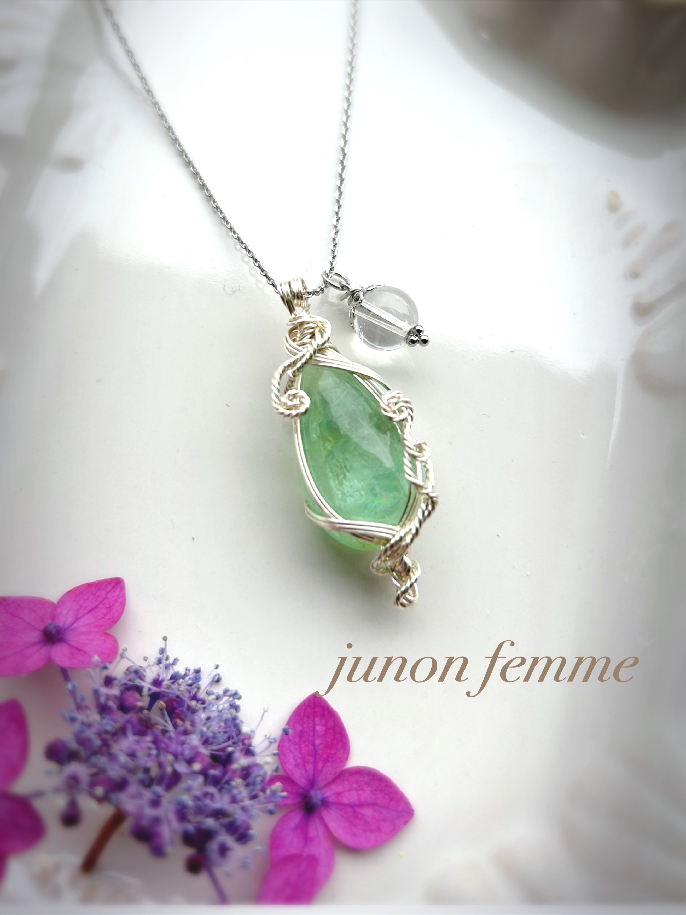 フローライトネックレス